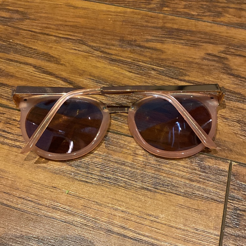Pink sunglasses - Picture 4 of 4